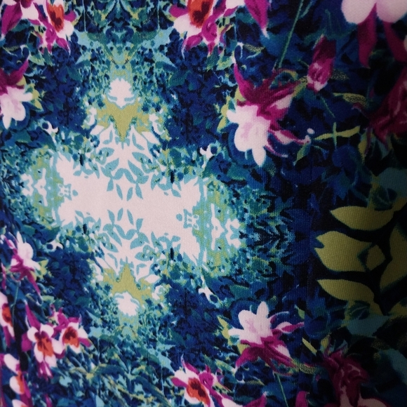 Summer dress kaleidoscope pattern - Picture 3 of 4